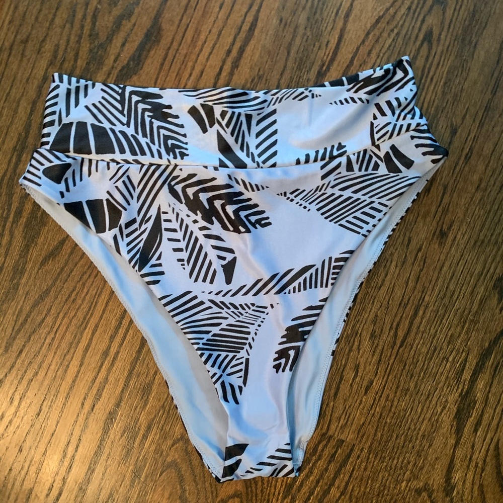 High-Cut Bikini Bottoms- Aerie- Size L
